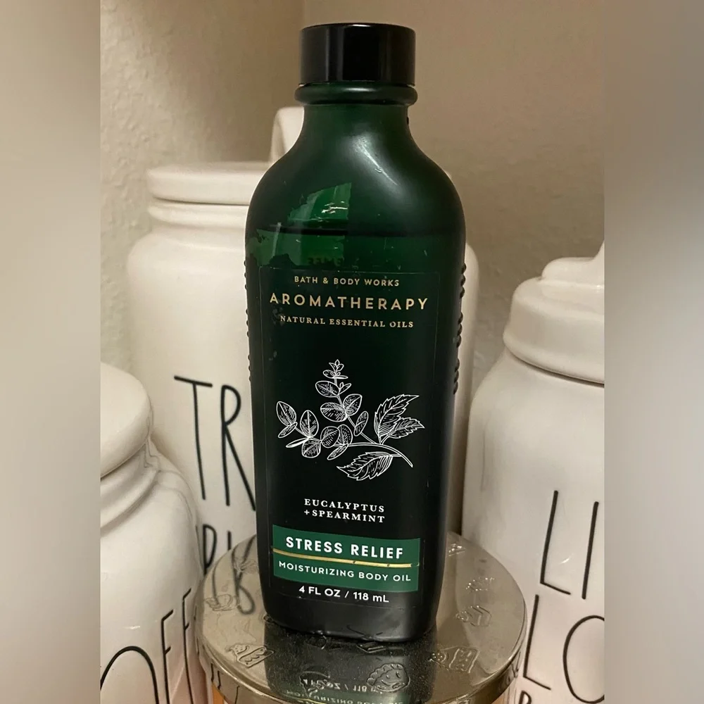Bath & Body Works Aromatherapy Stress Relief Oil Eucalyptus Spearmint Body Oil